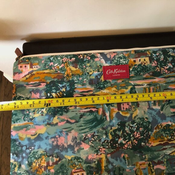 Cath Kidston Artist's View Laptop Sleeve - Picture 4 of 7